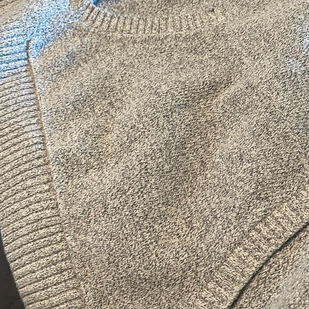 Sweater - Picture 4 of 4